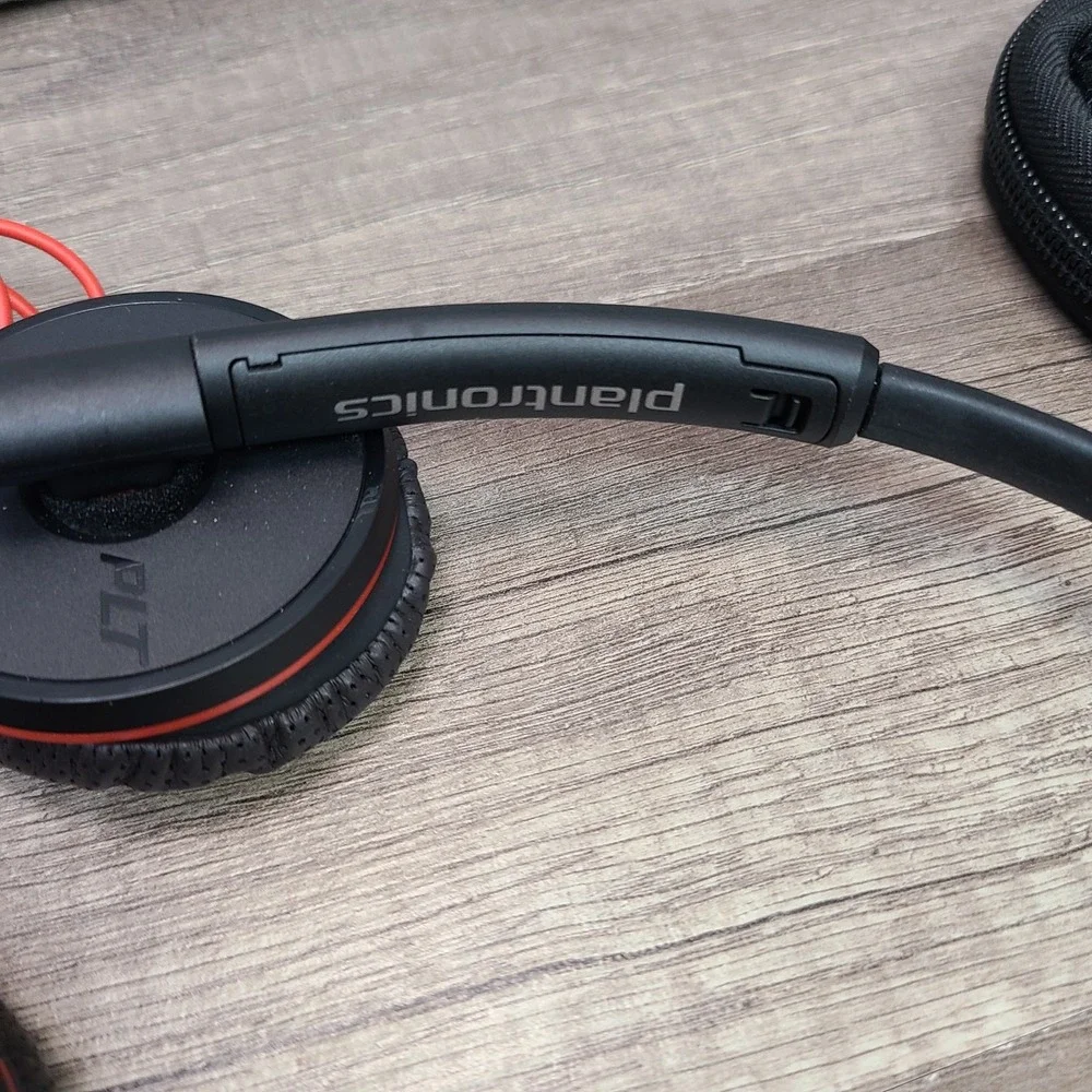 Plantronics C3200 Wired 3.5mm Jack Headset W/‎ USB Adapter & Case